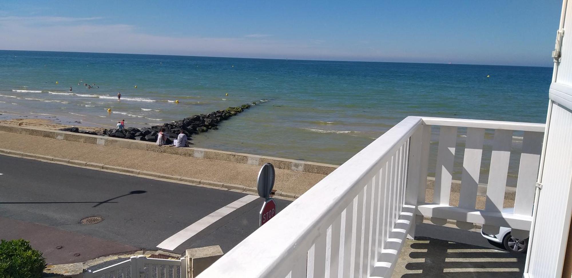 Vue Exceptionnelle En Front De Mer, 8 Personnes Ver-sur-Mer Esterno foto