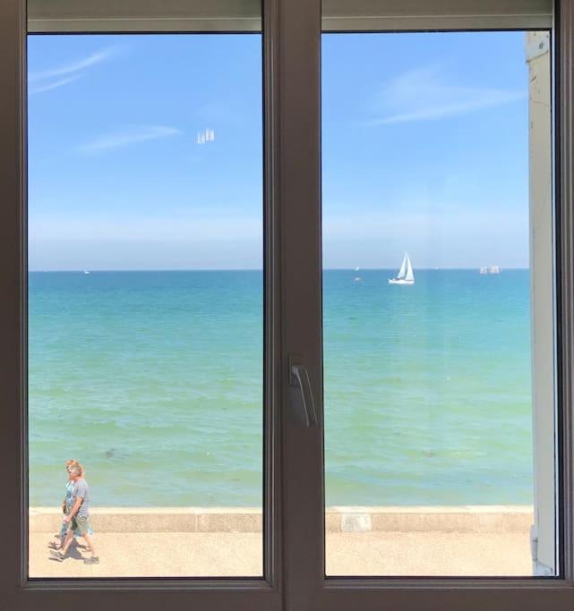 Vue Exceptionnelle En Front De Mer, 8 Personnes Ver-sur-Mer Esterno foto