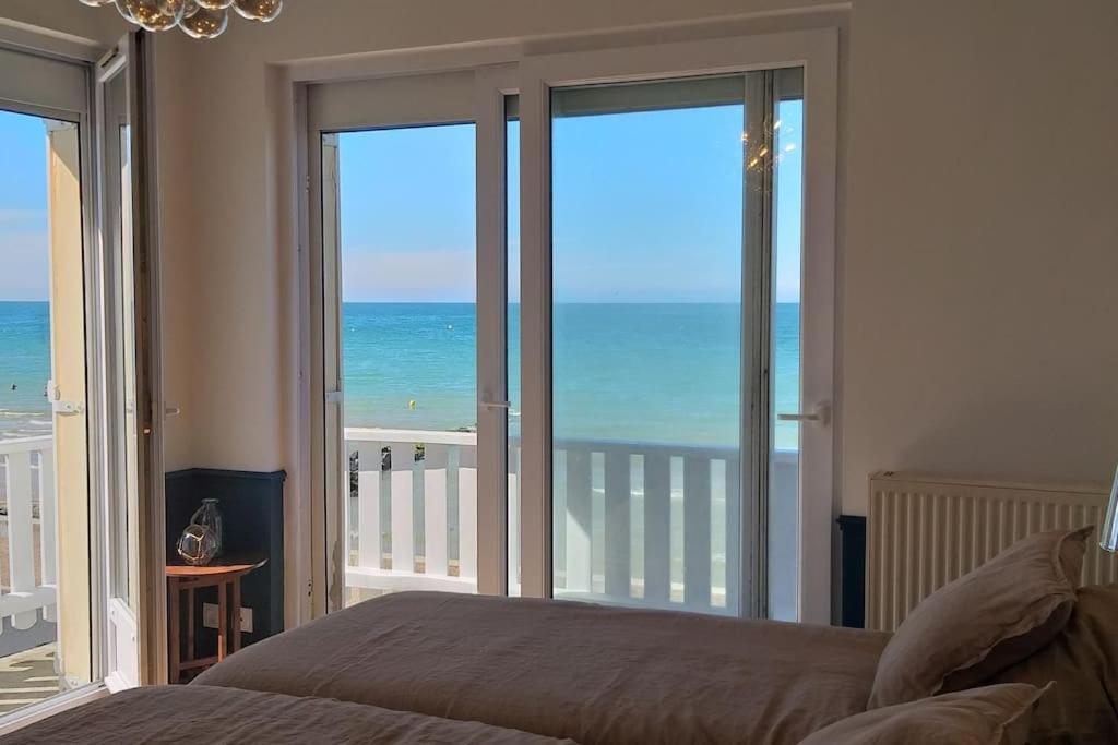 Vue Exceptionnelle En Front De Mer, 8 Personnes Ver-sur-Mer Esterno foto